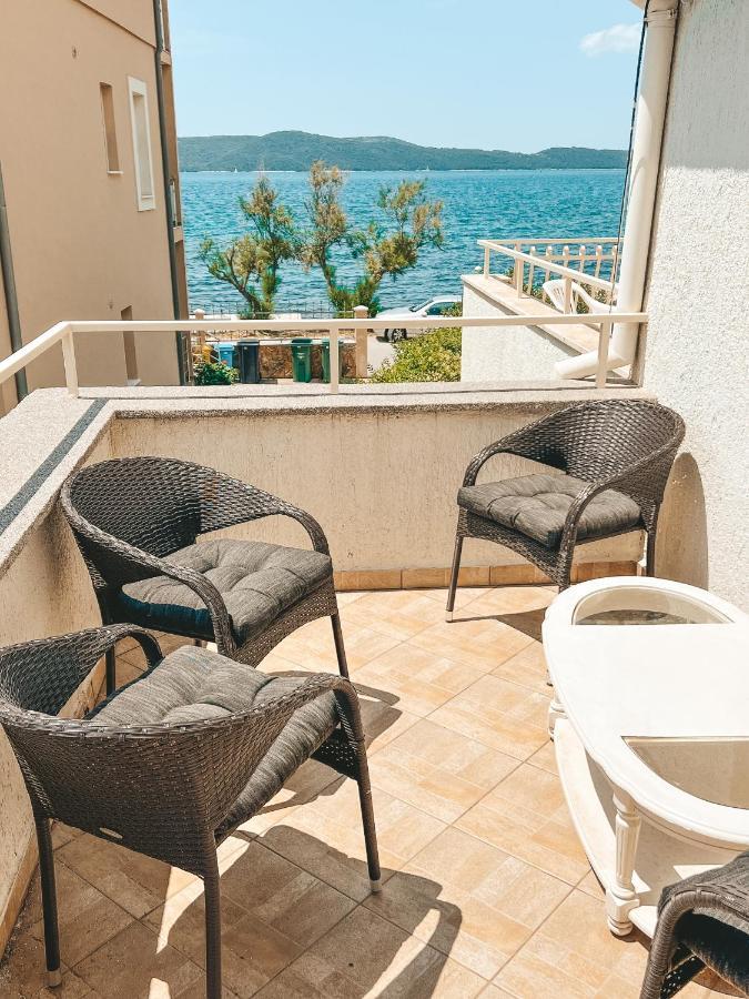 Beach Apartment X2 Bedrooms W Sea View & 2X En-Suites Šibenik Exterior foto