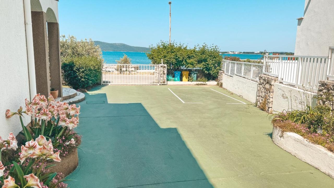 Beach Apartment X2 Bedrooms W Sea View & 2X En-Suites Šibenik Exterior foto